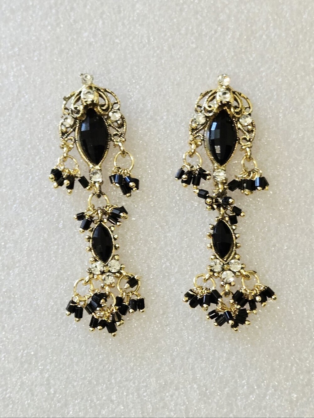 Vintage Black and Gold chandelier earrings - Women Jewelry - Picture 9 of 16